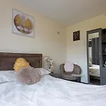 Stylish Five Star Rated Apartment