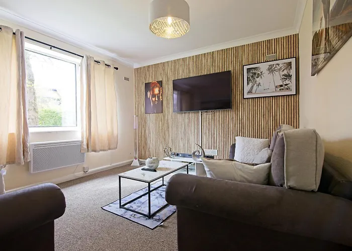 Stylish Five Star Rated Apartment