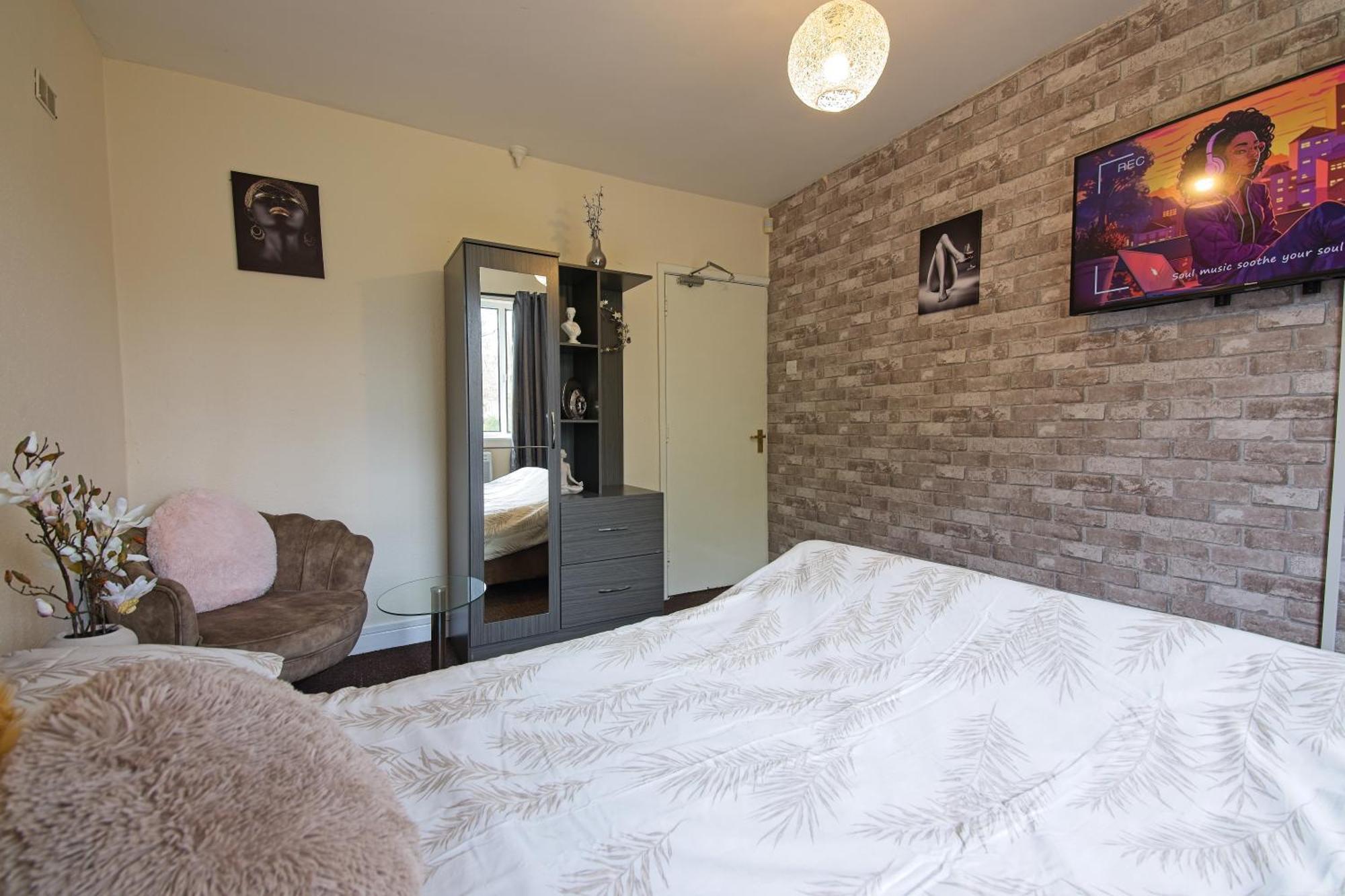 Apartment Stylish Five Star Rated