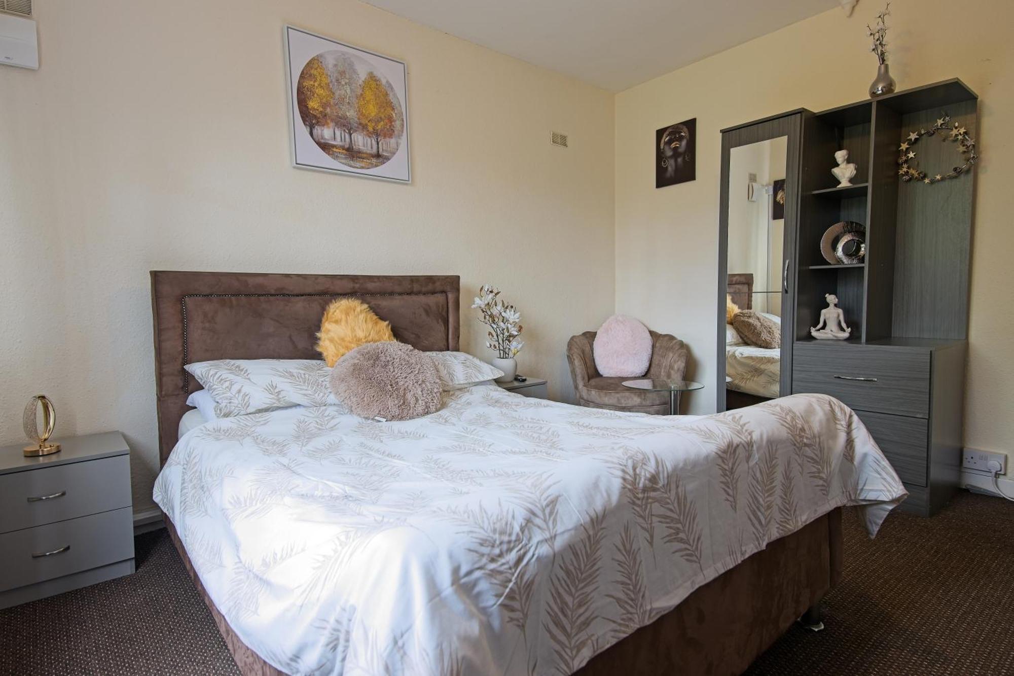Stylish Five Star Rated Apartment *